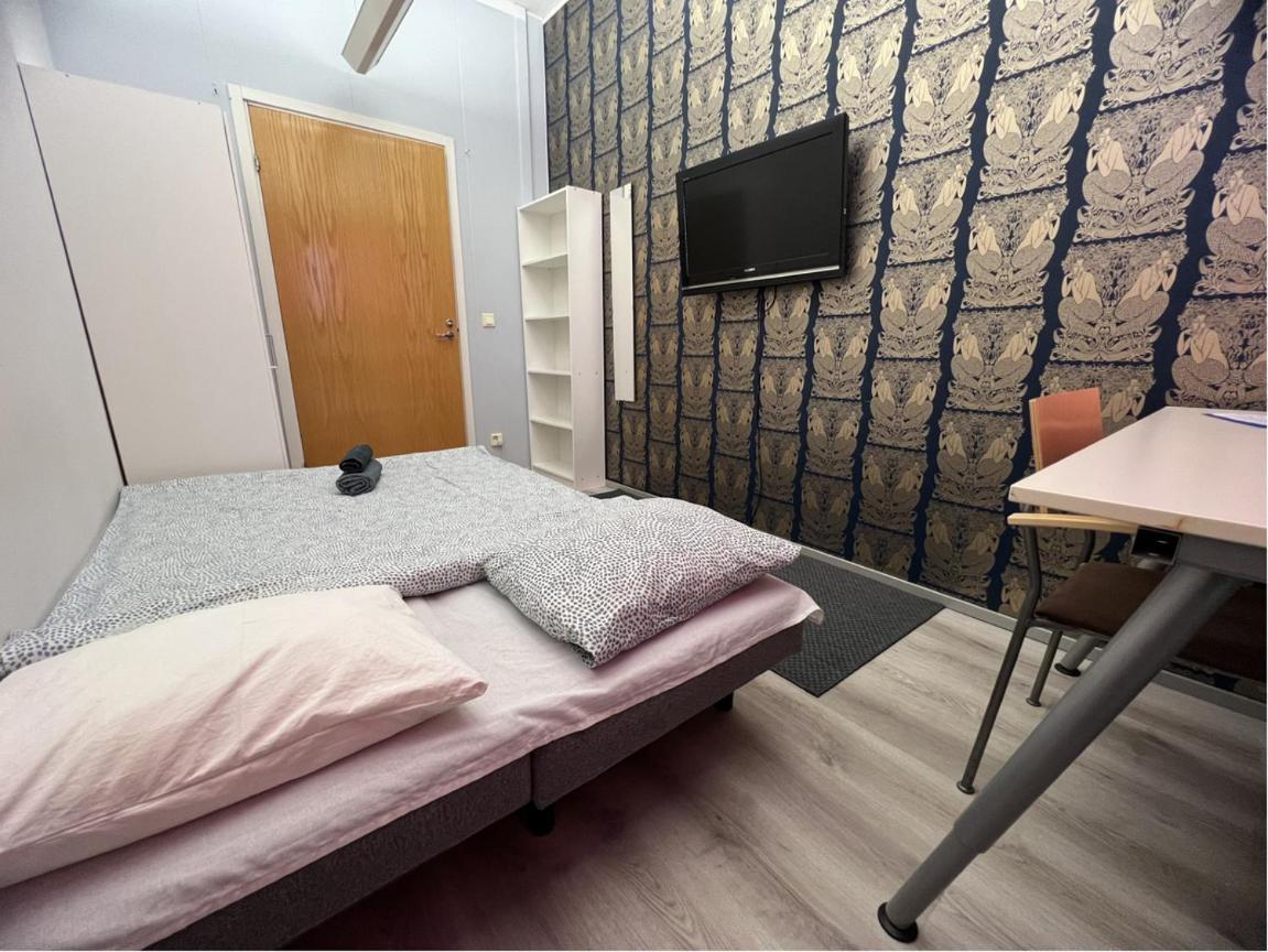 Hmi Smart Group 233 Hostel Helsinki Exterior photo